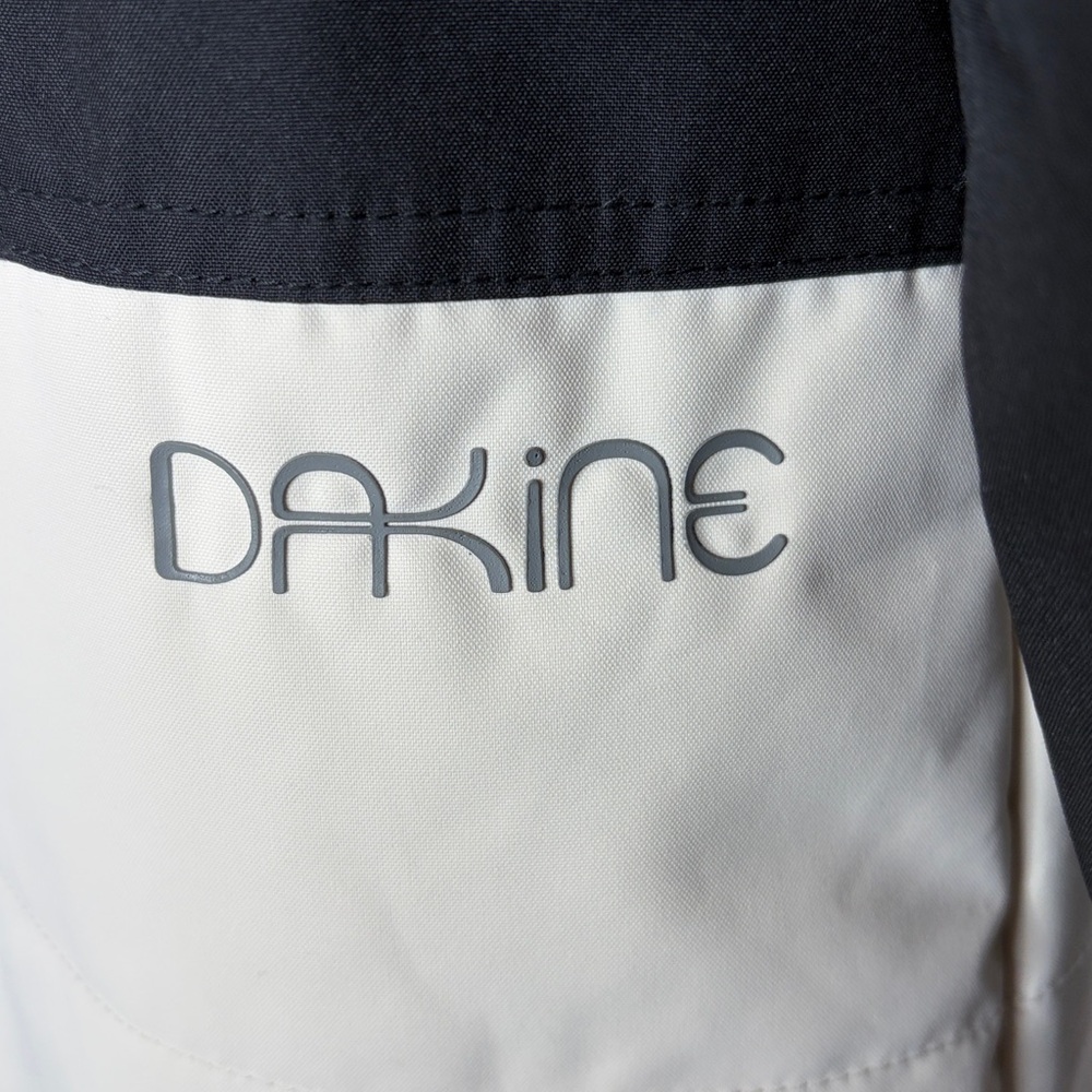 Dakine Women’s Snowboarding Jacket, size large. - Picture 6 of 14